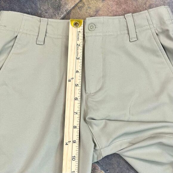 Under Armour Boys Khaki Shorts YMD - Picture 3 of 11
